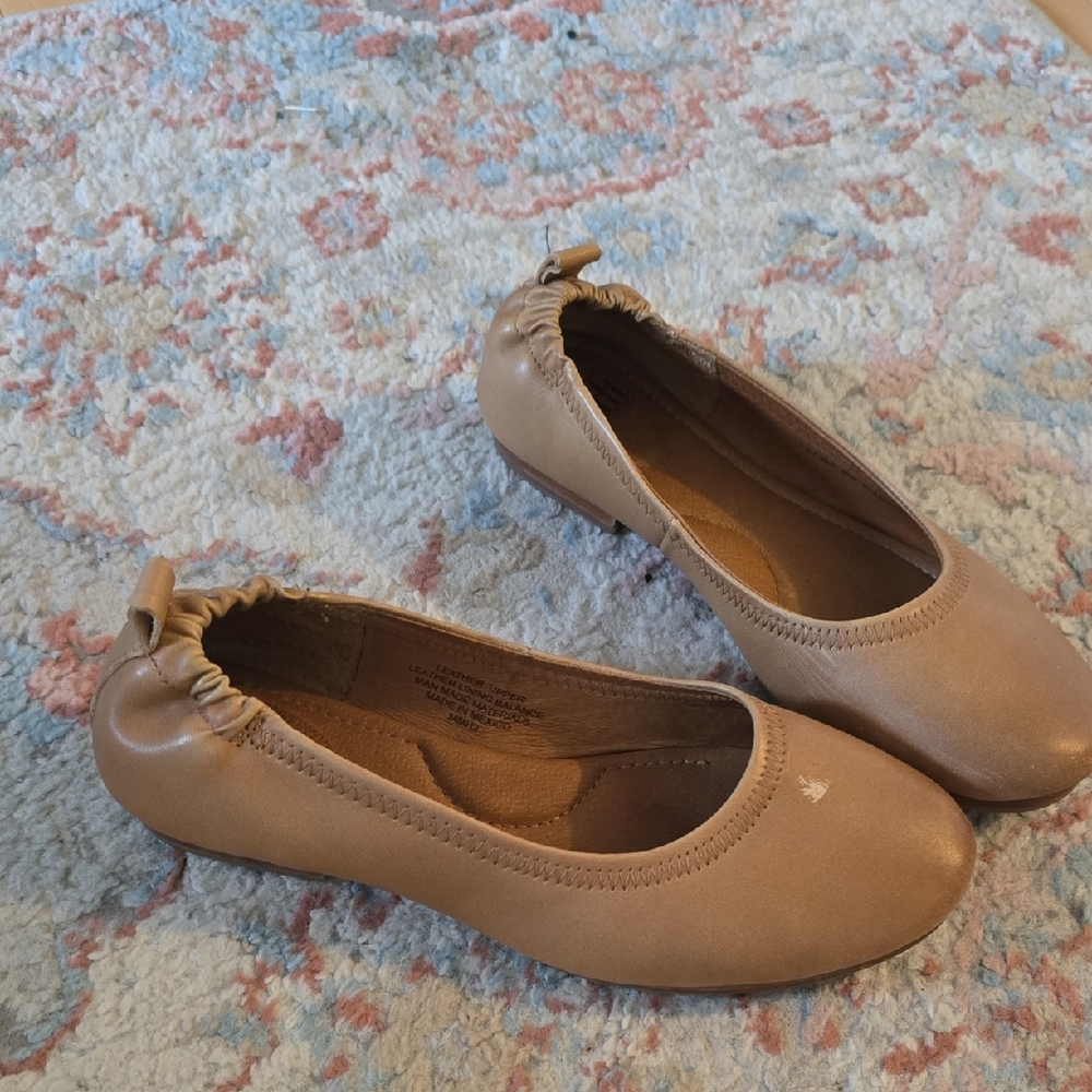 Elegant Tan Women's Ballet Flats